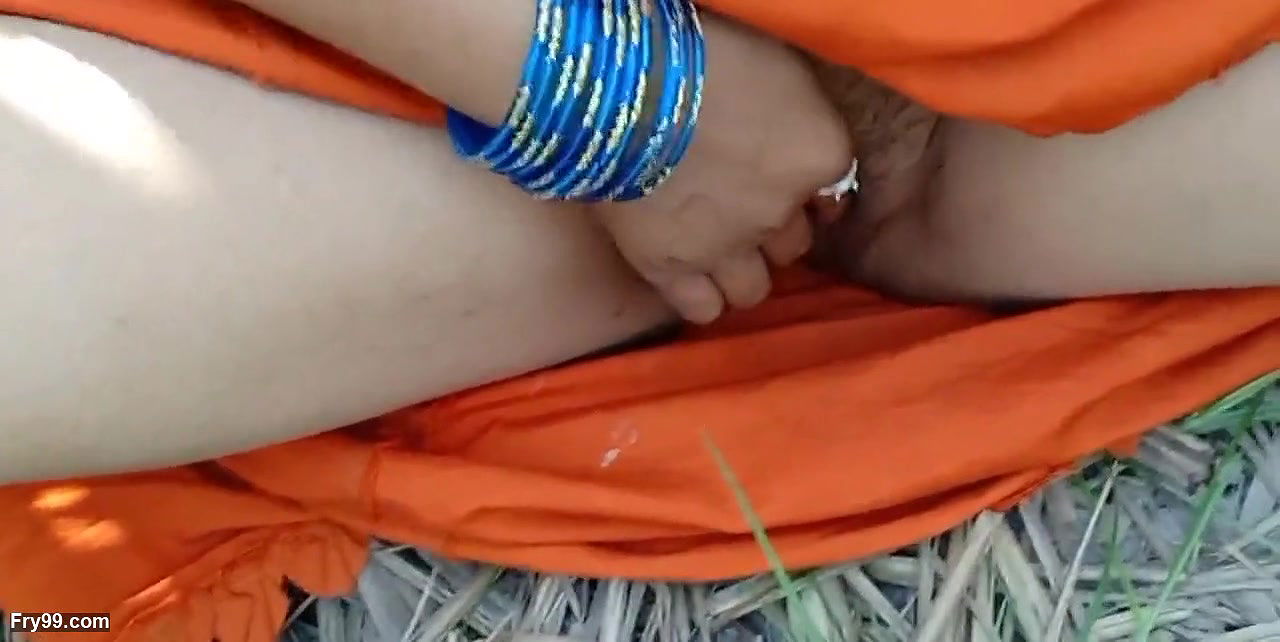 Jungle ke khet me Lejakar choda Bhabhi ko