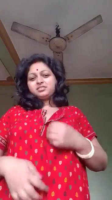 Sexy boudi fingering