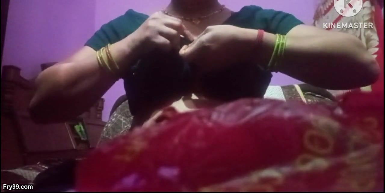 Indian desi mommy huge milking boobs