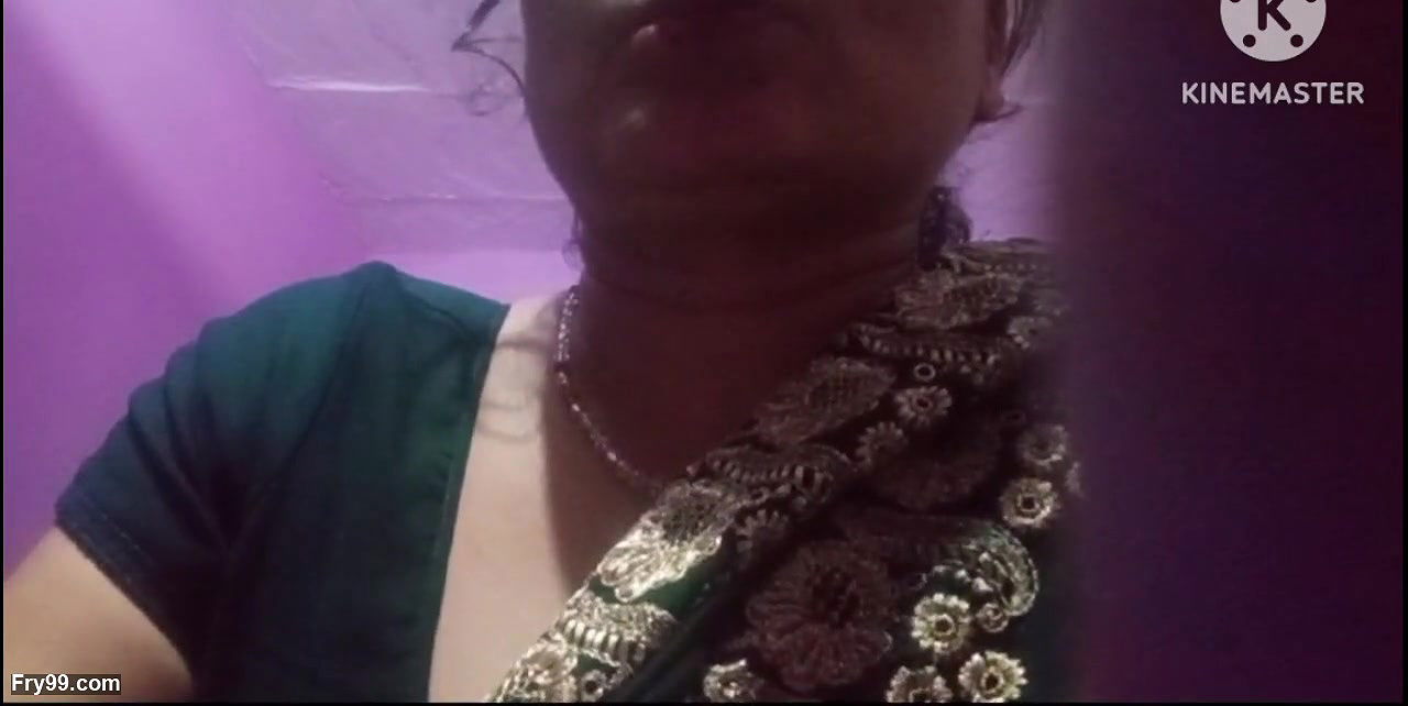 Indian desi mommy huge milking boobs