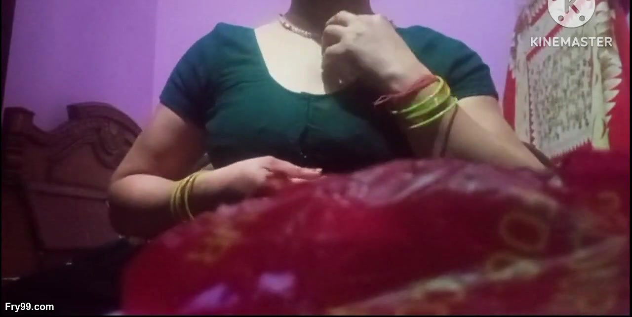 Indian desi mommy huge milking boobs