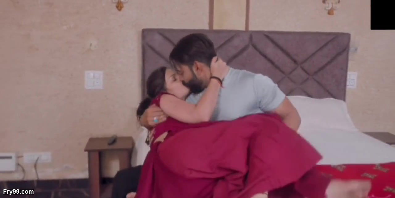 Indian Beautiful Couples Are Romance and sex enjoy