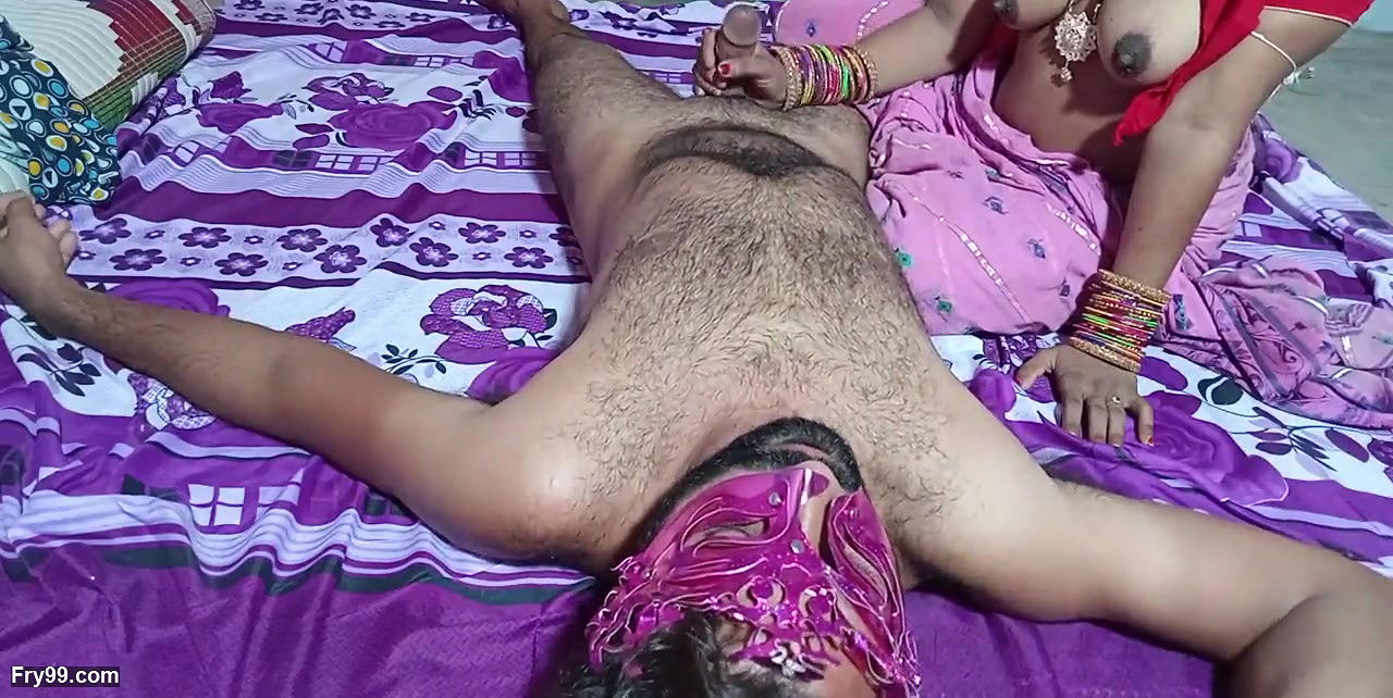 Ghar Pe Aayi Sasu Maa Ko Patakar Choda – Fuck Mother In Law