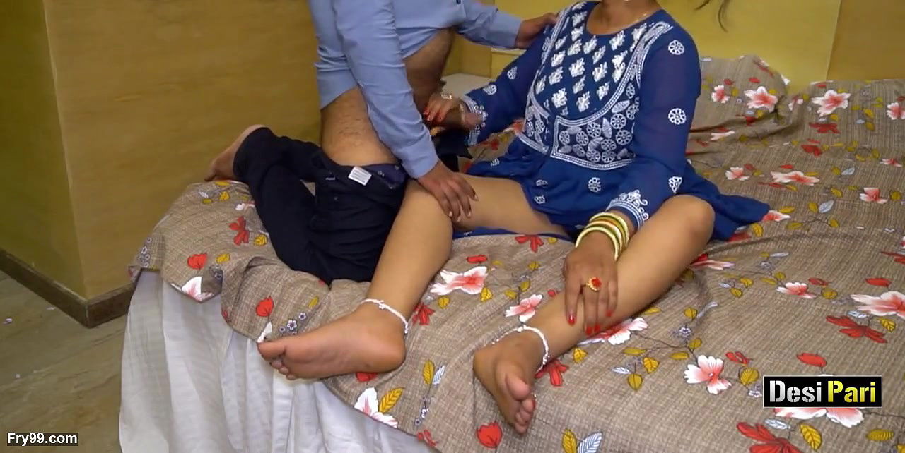 Desi Pari Bhabhi Has Sex With Her Servant With Clear Hindi Audio