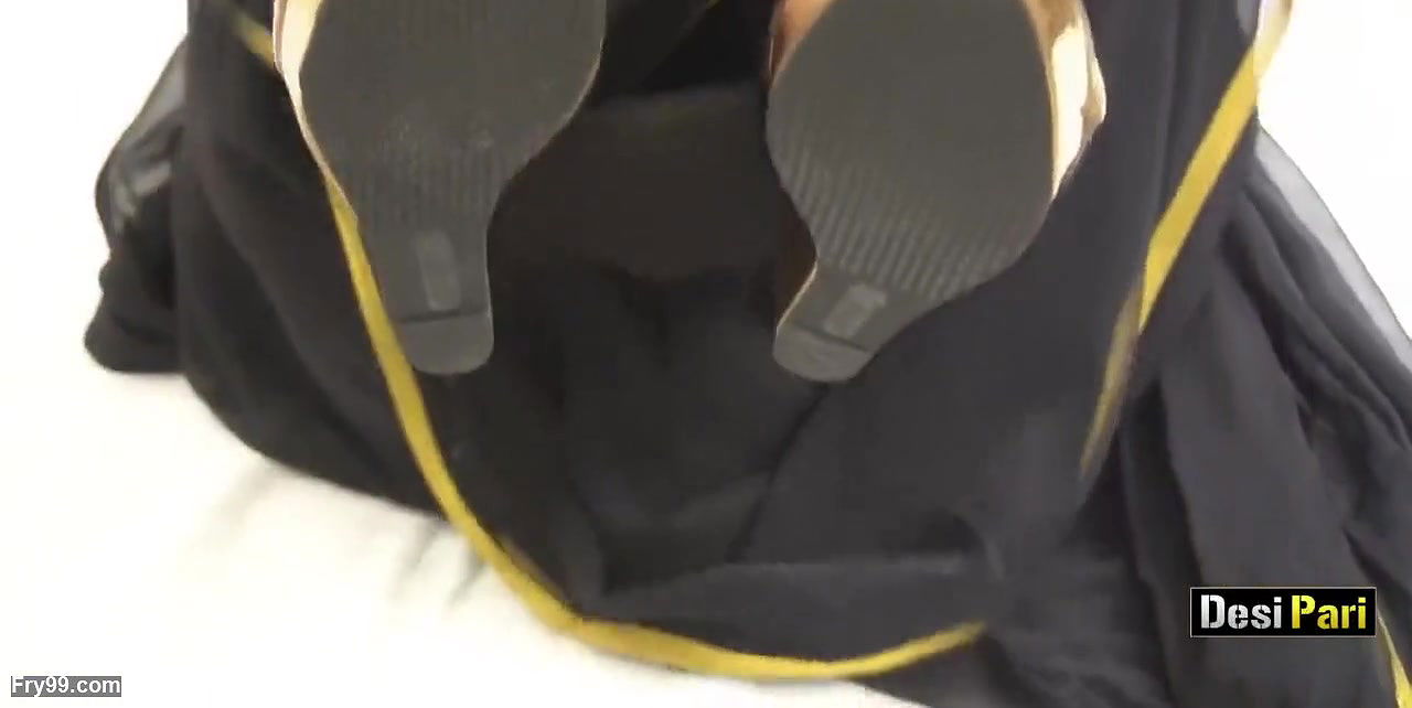 Desi Pari – Indian Bhabhi Enjoys Dildo in Black Saree