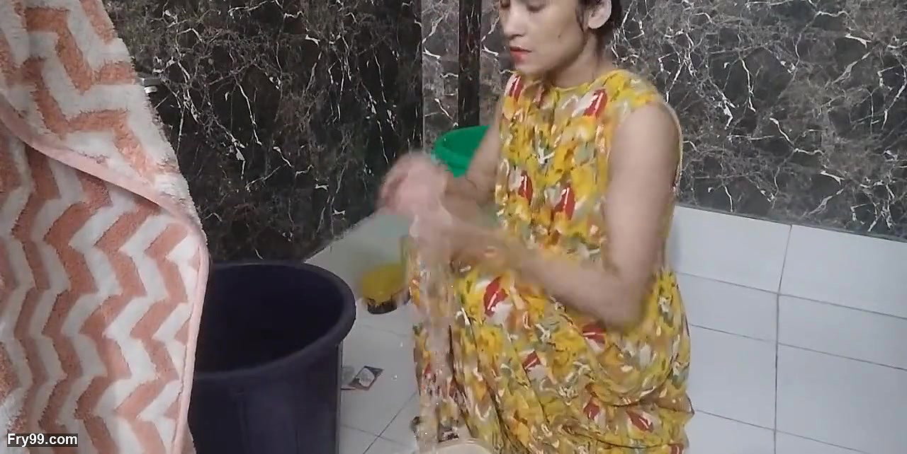 Cute Collage Girl ki jawani ka video
