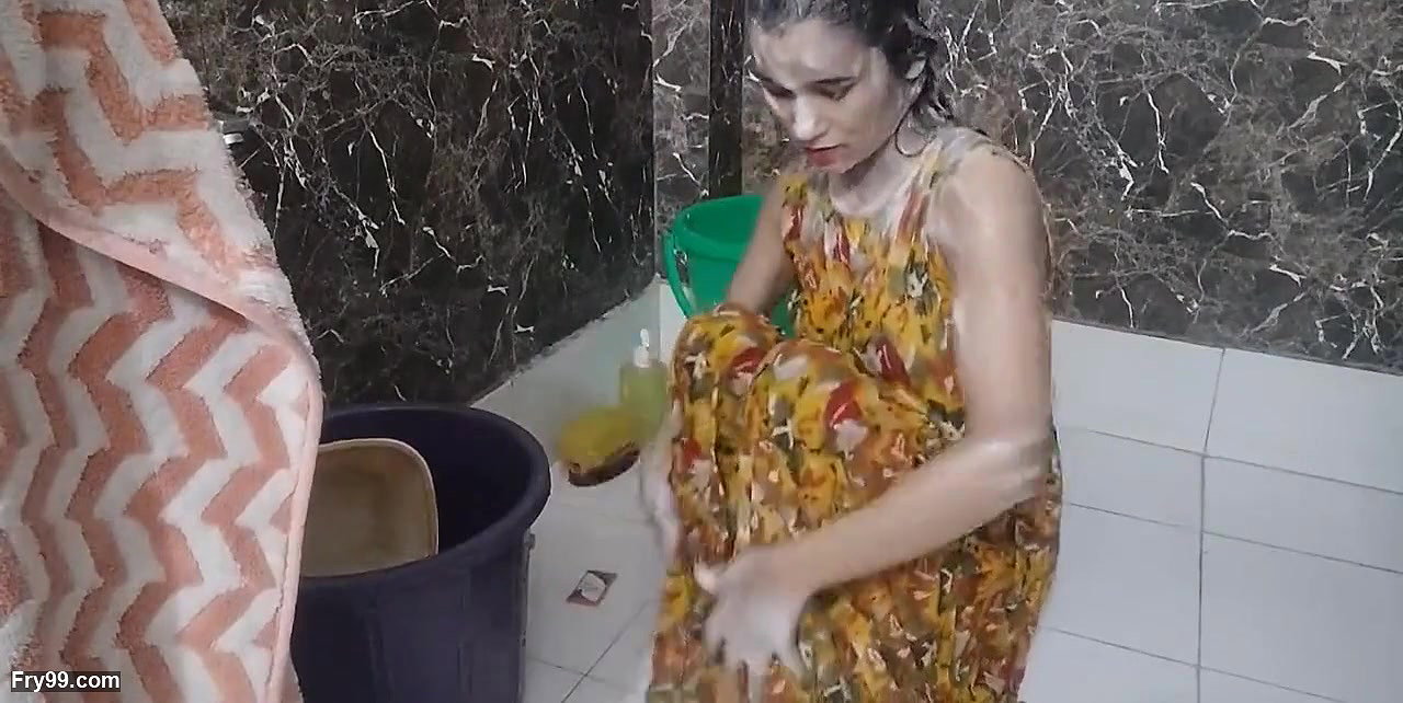 Cute Collage Girl ki jawani ka video