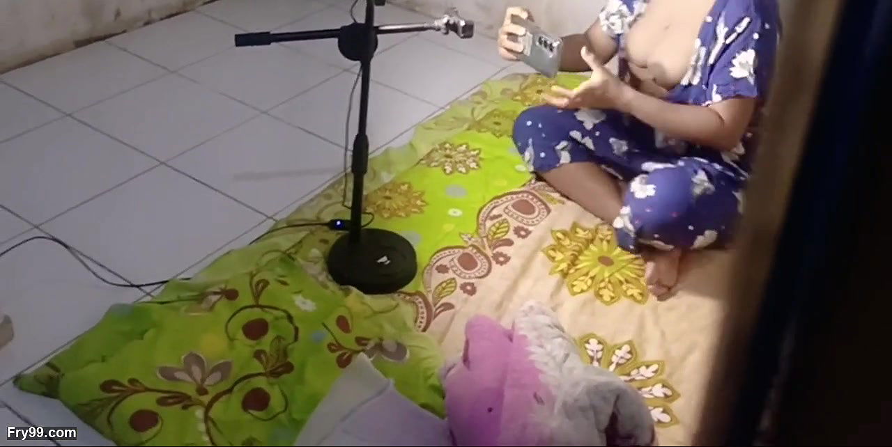 CUCKOLD HUSBAND SEES WIFE CHEATING VCS