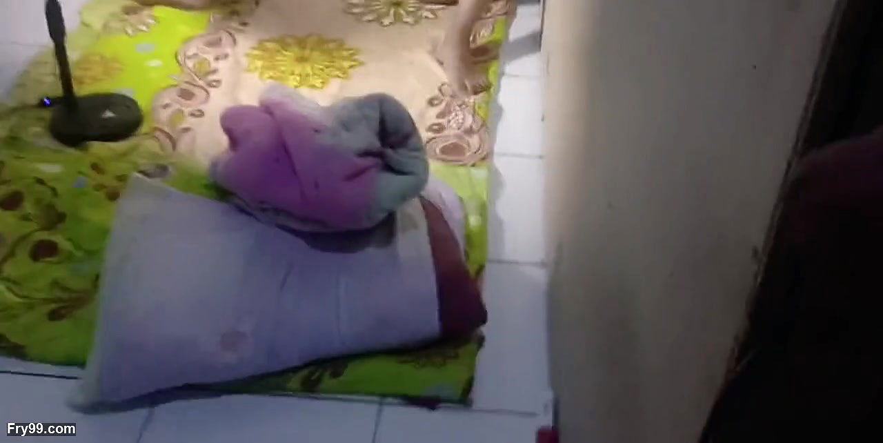 CUCKOLD HUSBAND SEES WIFE CHEATING VCS