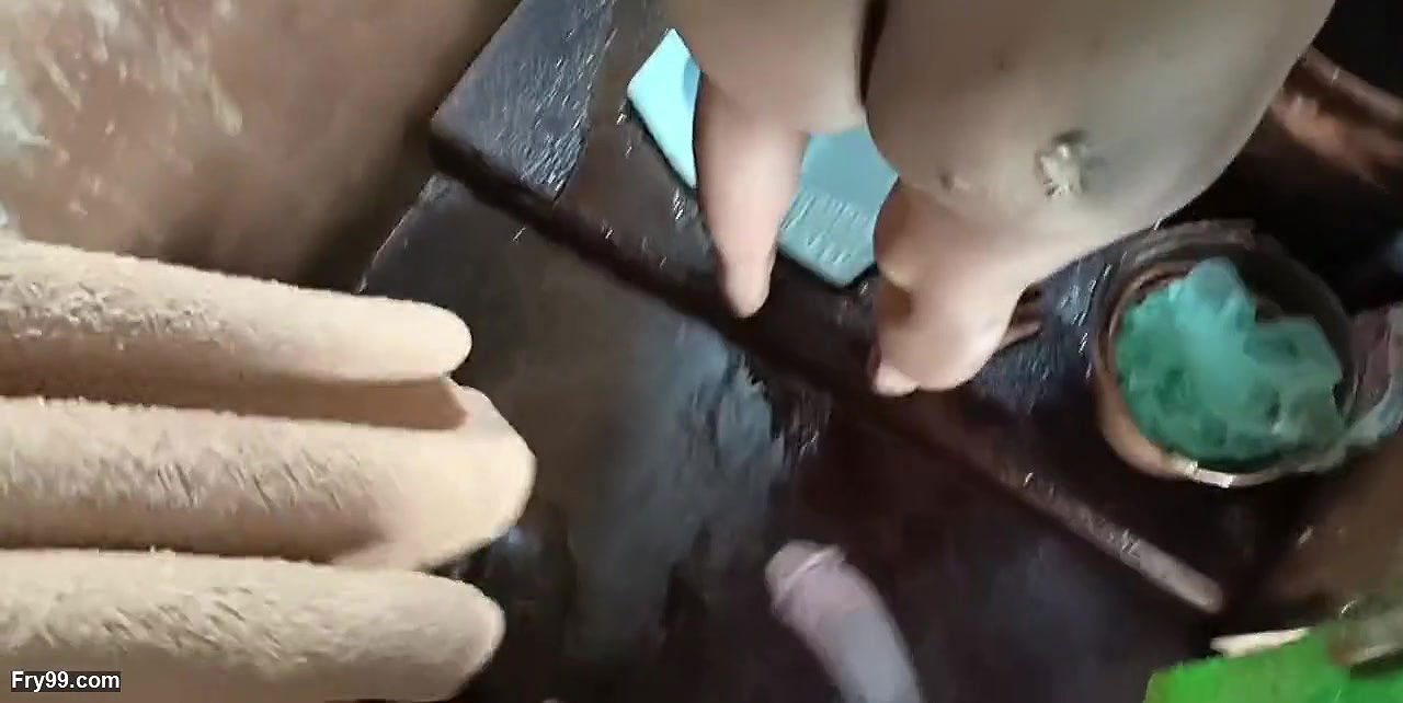 Cheating with a pregnant sister-in-law, invited to fuck in the bathroom