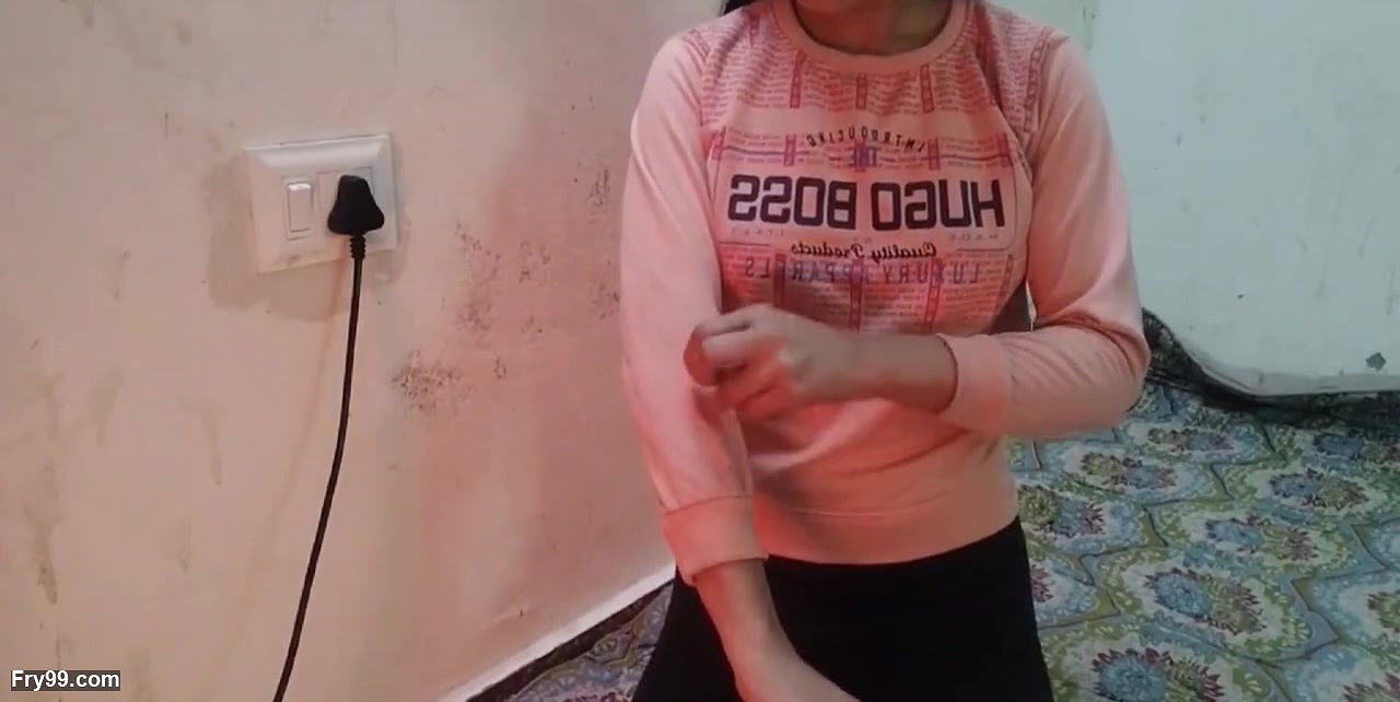 Chacha jaan ne ghar me band kar ke choda