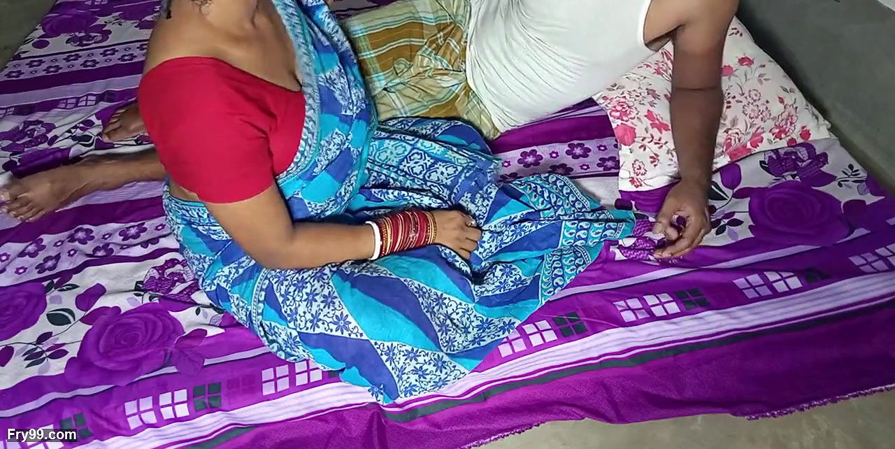 Bimar Pati Ke Hospital Kharch Ke Liye Uske Dost Se Chudaya