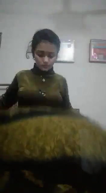 Paki babe showing