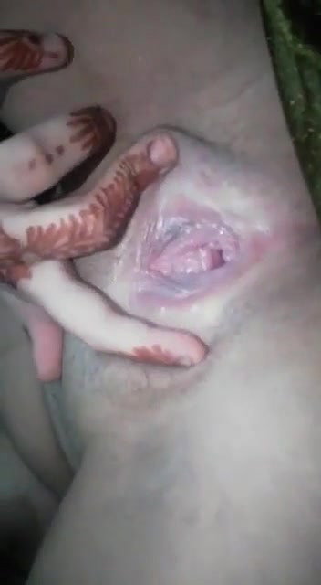Paki babe showing