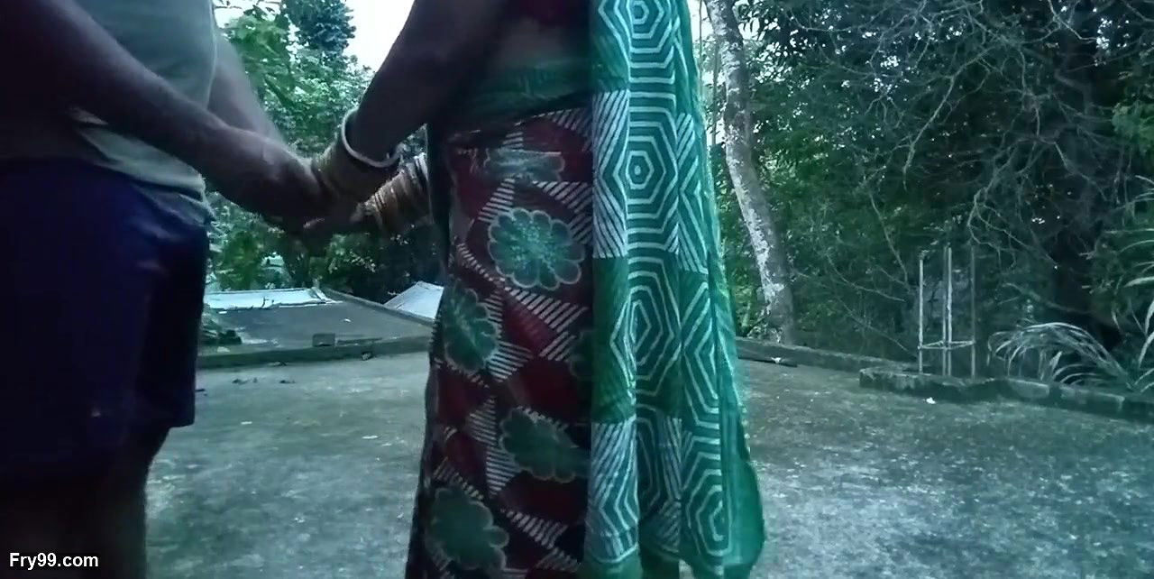Bhabhi Ne Roof Top Par Hilate Huye Pakda Fir Chudayi Karayi