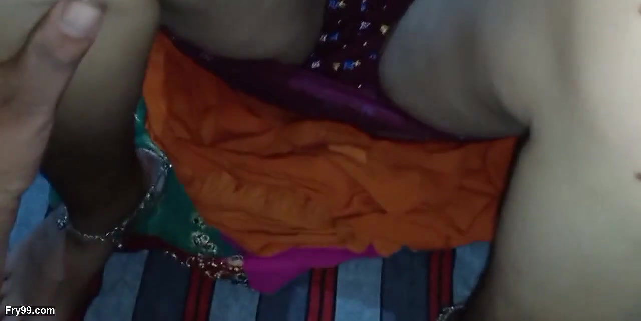 Bhabhi ko garam karke chut ka paani nikal kar choda