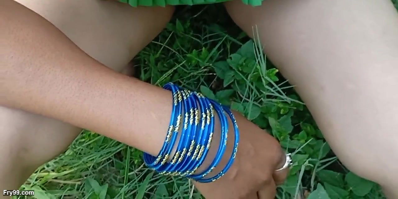 Bhabhi ko ganne ke khet me chod diya