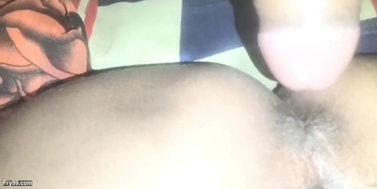 Aunty left by showing porn