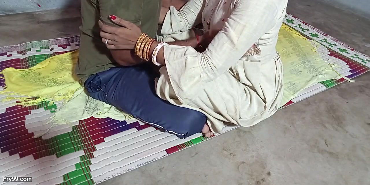 Ajanabi Pani Peene Ghar Andar Aya Or Mujhe Chod Ke Chala Gya