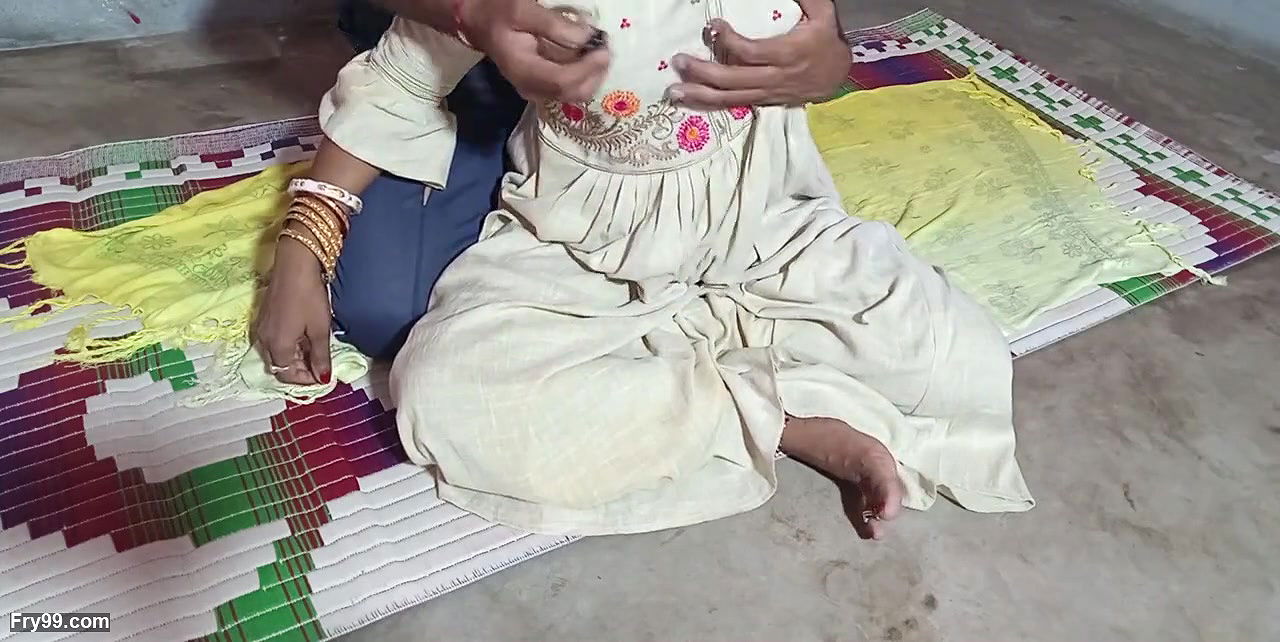 Ajanabi Pani Peene Ghar Andar Aya Or Mujhe Chod Ke Chala Gya