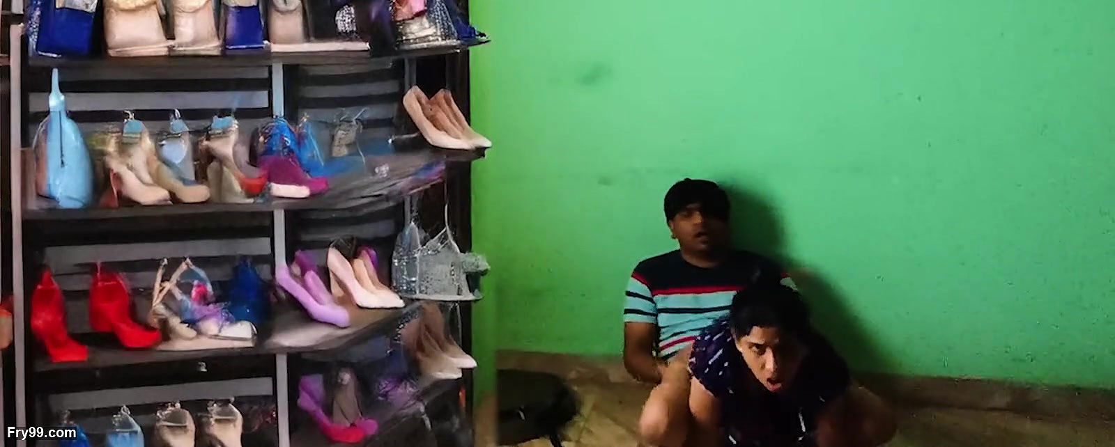 Chappal shop mein chudai