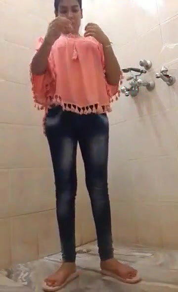 Fawiza Shows Her Boobs And Pussy