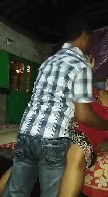 Chubby Bhabhi Having Affair with Husband friend