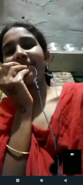 Beautiful Married Bhabi Showing Pussy