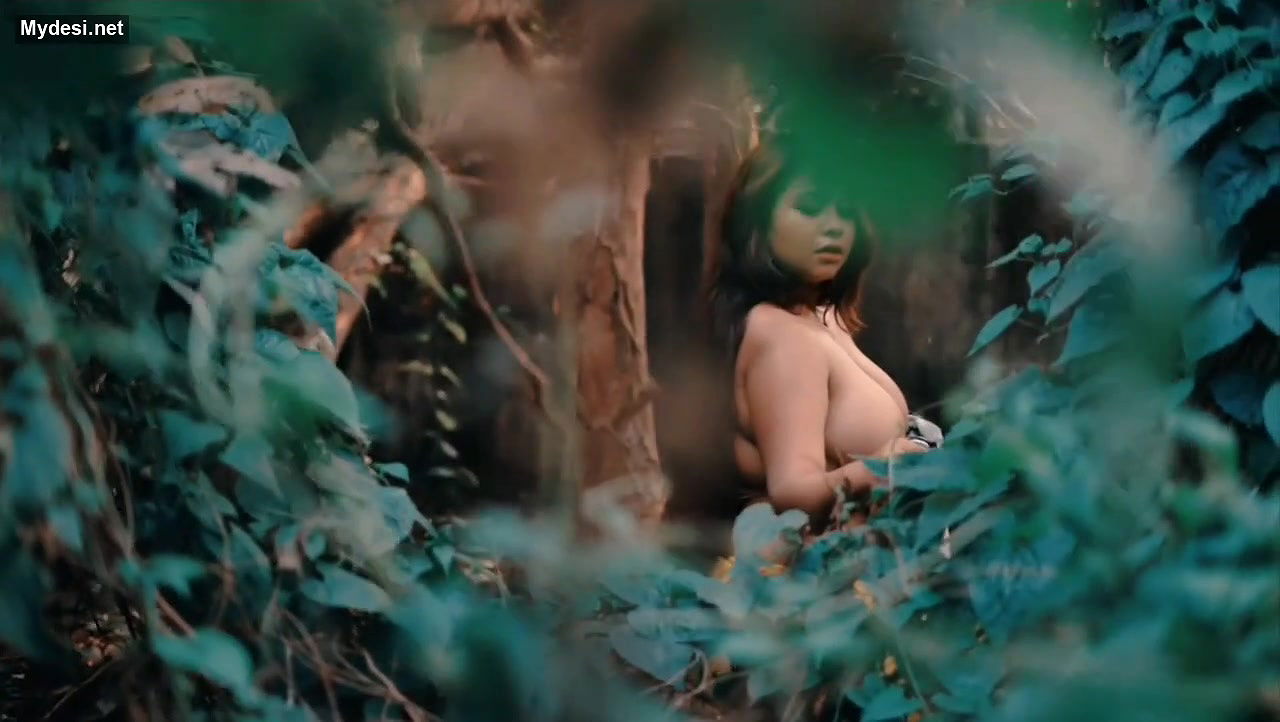 Parna Nude Saree photoshot video1