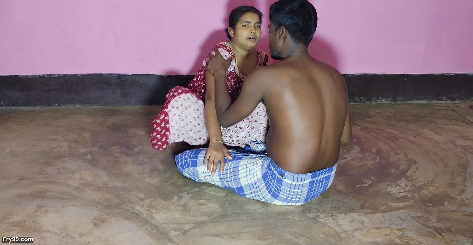 BEUTIFUL VILLAGE HOUSEWIFE FUCKING IN HOME