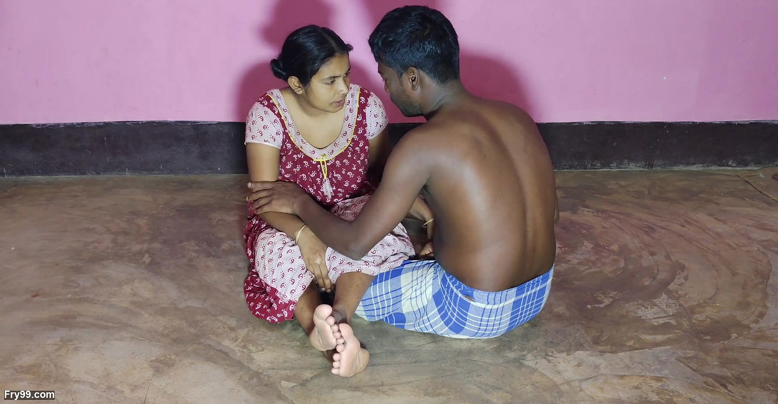 BEUTIFUL VILLAGE HOUSEWIFE FUCKING IN HOME