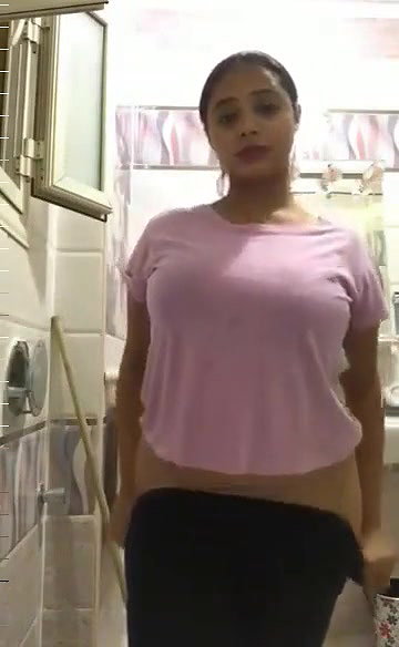 Bigboobs Desi Babe Showing