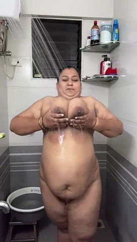 Desi BBW Bhabhi Shower Show