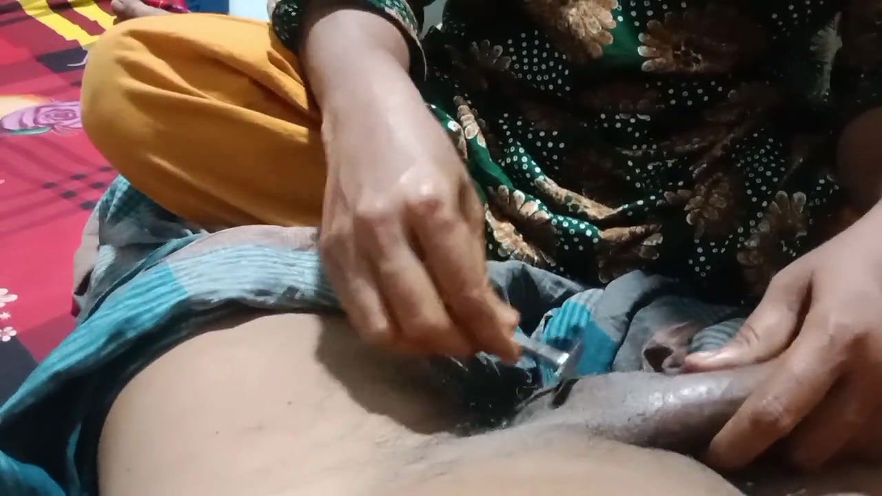 Friends, see my wife cleaning the jungle, if you need to clean the jungle, message in inbox