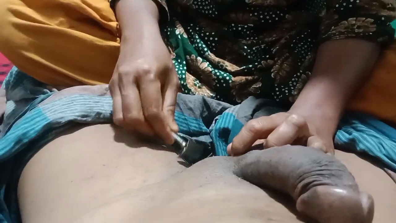 Friends, see my wife cleaning the jungle, if you need to clean the jungle, message in inbox