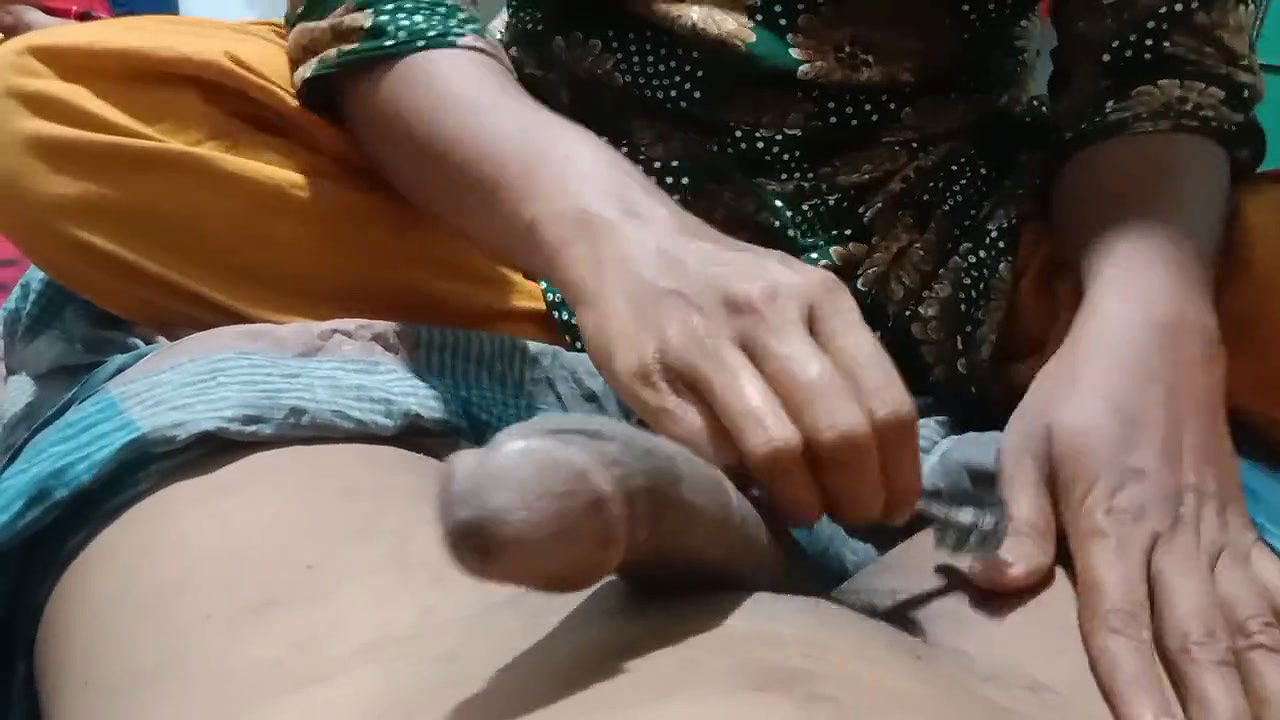 Friends, see my wife cleaning the jungle, if you need to clean the jungle, message in inbox