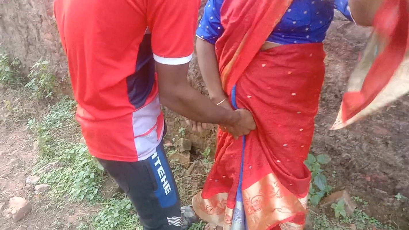 outdoor risky sex on the best in Rupali Bhabhi Bengali wife