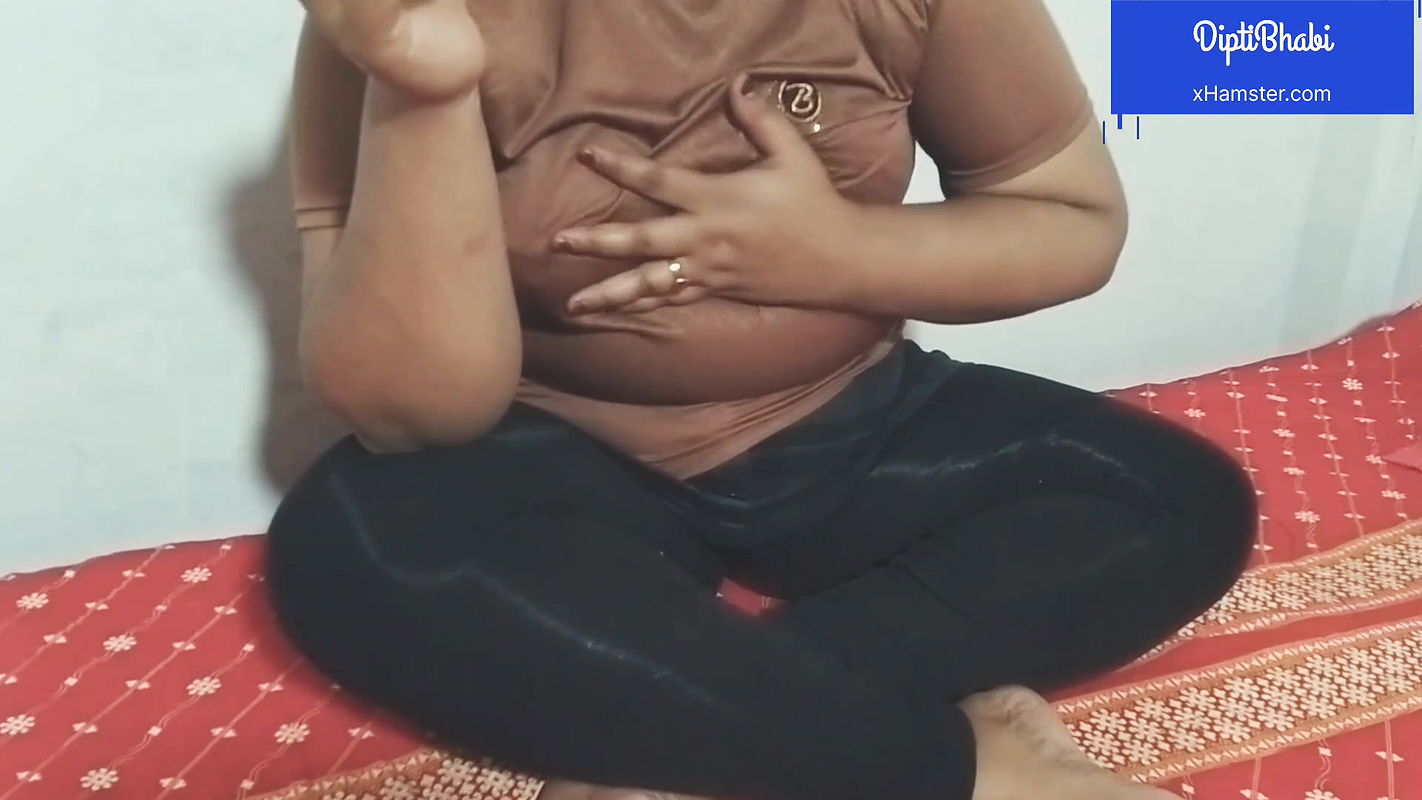 Desi Indian Bhabi Ji Big Boobs Expatriate wife’s anger,