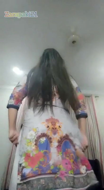 Desi girl fingering her tight pussy