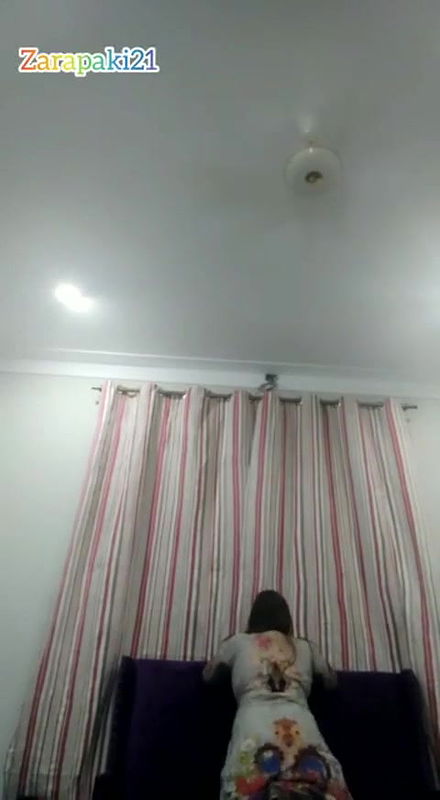 Desi girl fingering her tight pussy