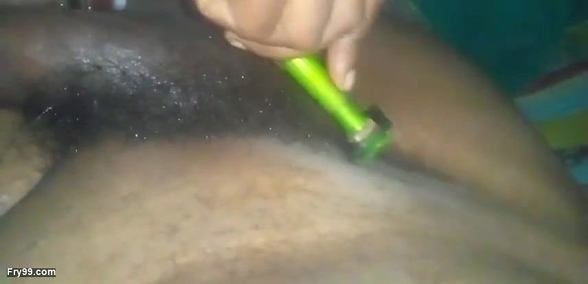 Wax lined the cock’s hair and took the maze