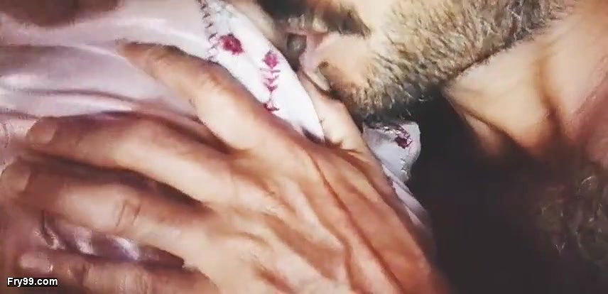 Malayalee Achayatti Tinu gets sucked by her Achayan