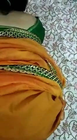 Saavi bhabhi saari removing