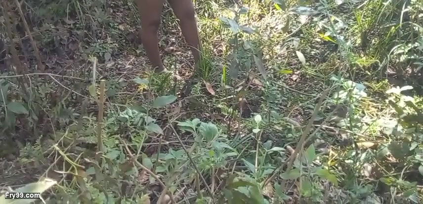 Jungle me Mangal desi wife