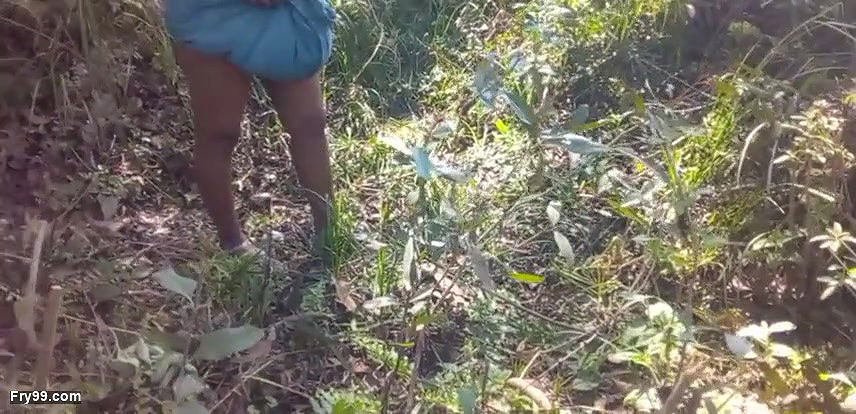 Jungle me Mangal desi wife