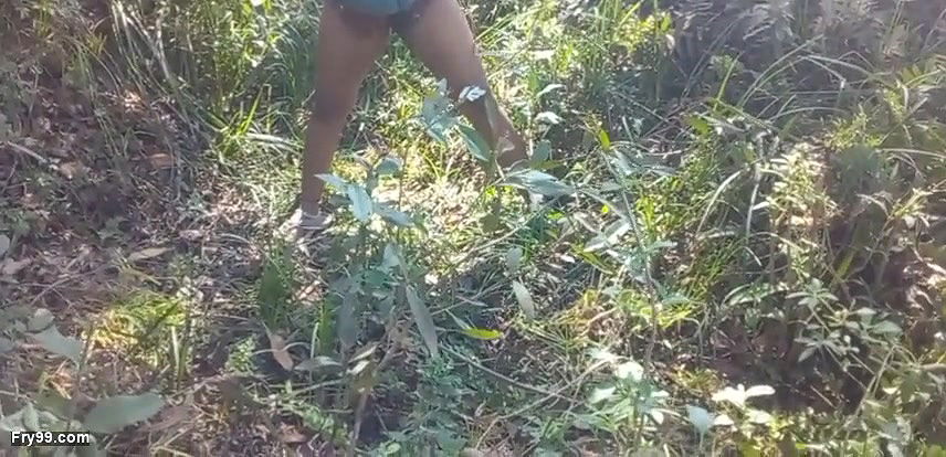 Jungle me Mangal desi wife