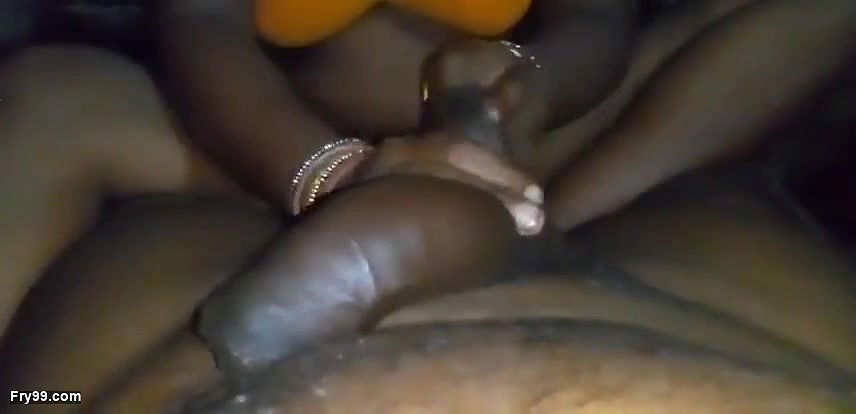 Badi bhabhi ne chodna sikhaya