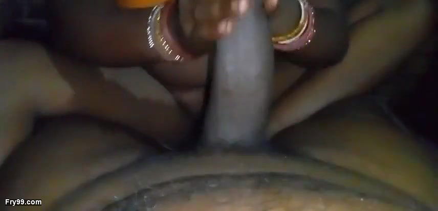 Badi bhabhi ne chodna sikhaya