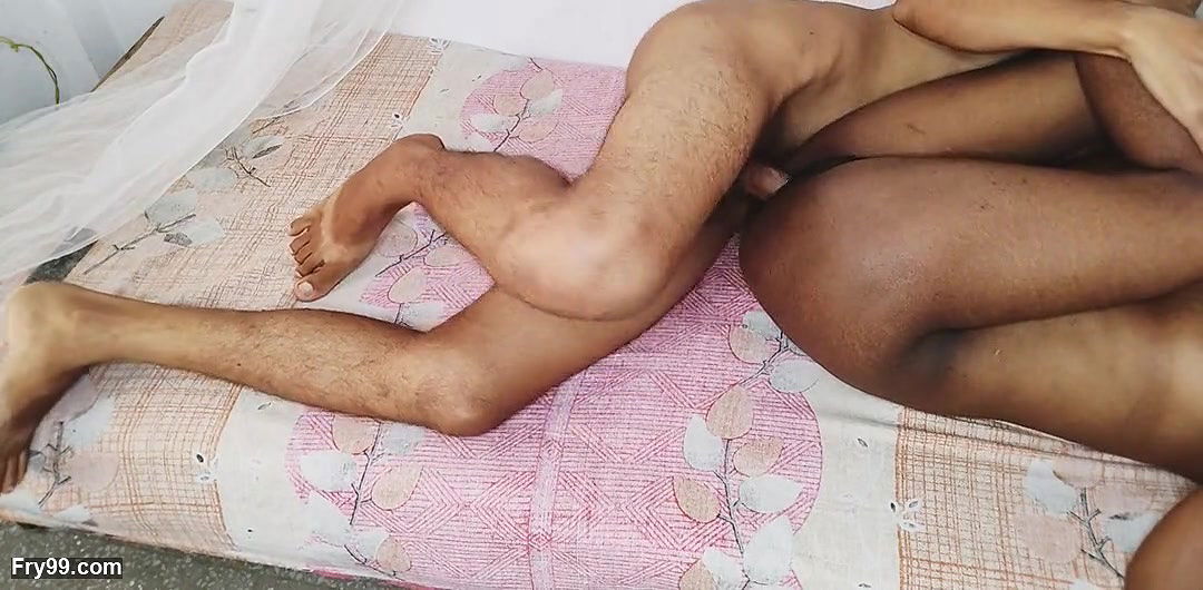 Newly married bhabi fucked by her devar in kitchen- Devar ne bhabi ke laakh mana karne pe bhi chod diya-tanya42