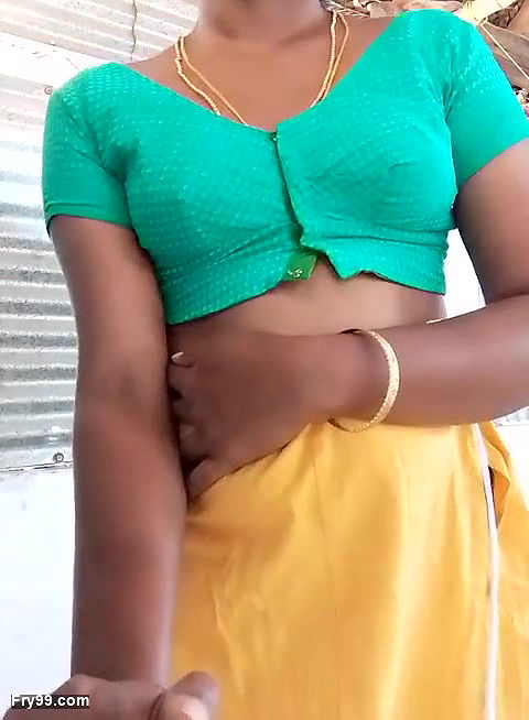 Indian aunty saree remove